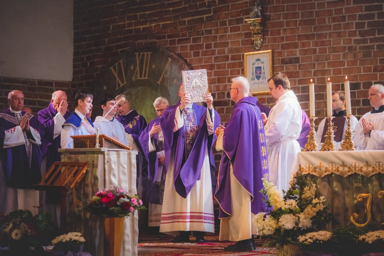 Ostatnie pożegnanie ks. Piotra Baranowskiego