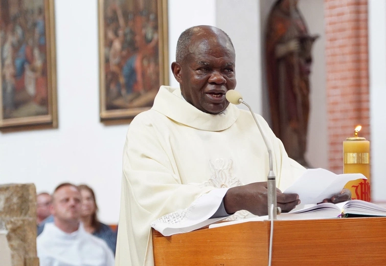 Msza św. z udziałem o. Johna Bashobory w kościele pw. NMP Na Piasku we Wrocławiu