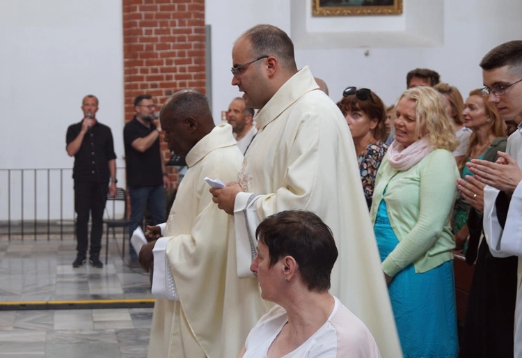Msza św. z udziałem o. Johna Bashobory w kościele pw. NMP Na Piasku we Wrocławiu