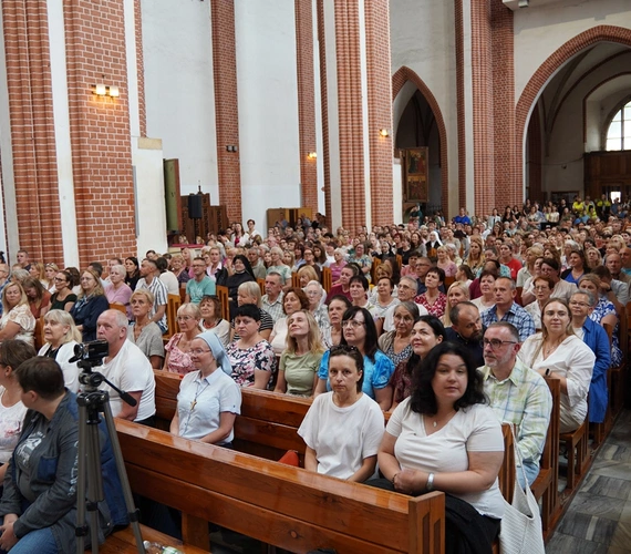 Msza św. z udziałem o. Johna Bashobory w kościele pw. NMP Na Piasku we Wrocławiu