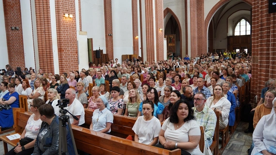 Msza św. z udziałem o. Johna Bashobory w kościele pw. NMP Na Piasku we Wrocławiu