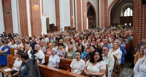 Msza św. z udziałem o. Johna Bashobory w kościele pw. NMP Na Piasku we Wrocławiu