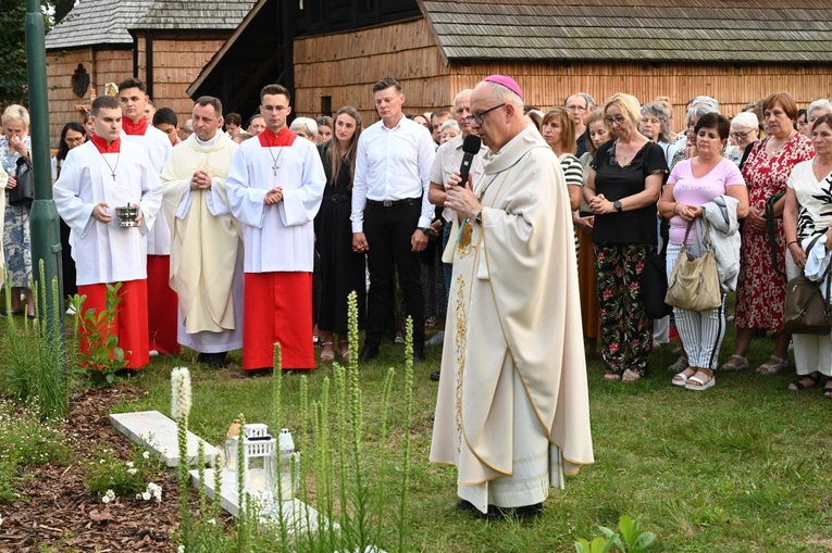 Grób dziecka utraconego w Oleśnie