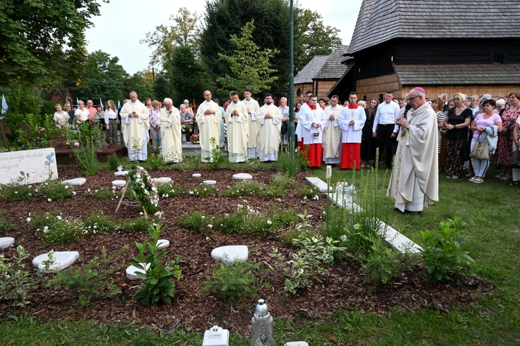 Grób dziecka utraconego w Oleśnie