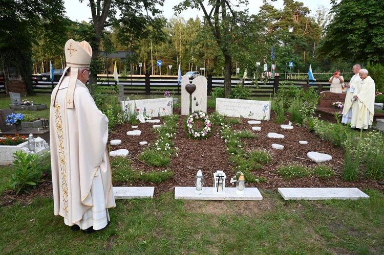 Grób dziecka utraconego w Oleśnie