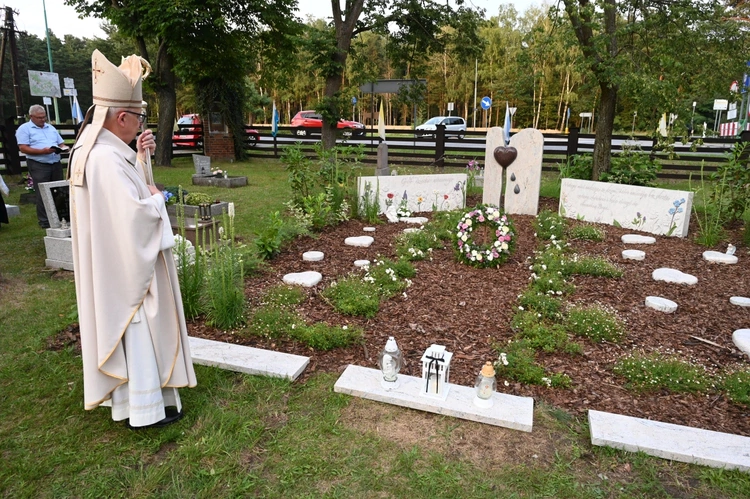 Grób dziecka utraconego w Oleśnie