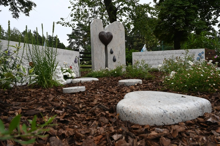 Grób dziecka utraconego w Oleśnie