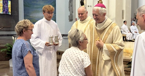 Bp Szkudło do babć, dziadków i osób starszych: Wasza ugruntowana wiara to wielki skarb