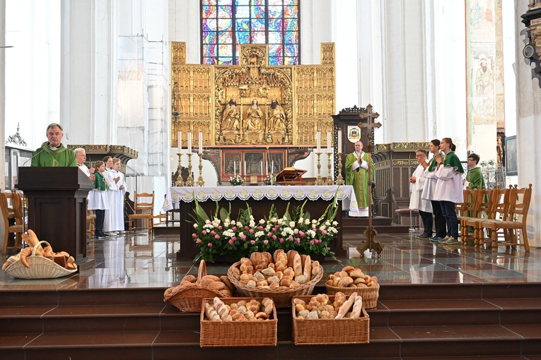 30. Święto Chleba w Gdańsku - Msza św. w bazylice Mariackiej