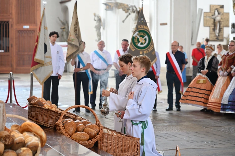 30. Święto Chleba w Gdańsku - Msza św. w bazylice Mariackiej