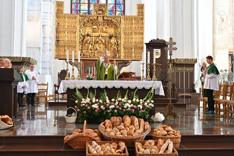 30. Święto Chleba w Gdańsku - Msza św. w bazylice Mariackiej