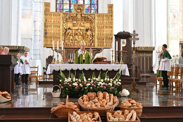 30. Święto Chleba w Gdańsku - Msza św. w bazylice Mariackiej