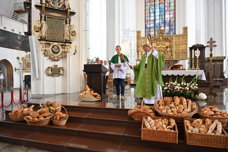 30. Święto Chleba w Gdańsku - Msza św. w bazylice Mariackiej