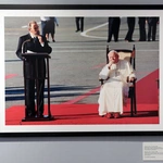 Włosi oddają hołd pamięci Jana Pawła II - niezwykła wystawa w Rzymie