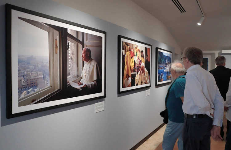 Włosi oddają hołd pamięci Jana Pawła II - niezwykła wystawa w Rzymie