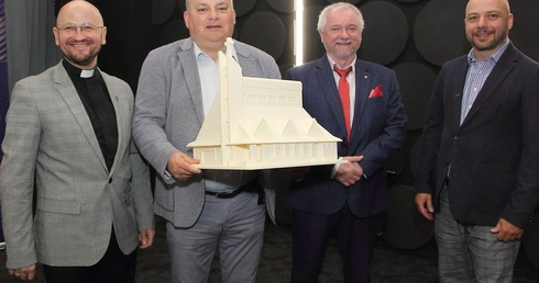 Poczuć ten kościół 