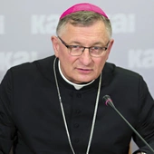 Bp Krzysztof Zadarko, delegat KEP ds. imigracji: W rozmowie o migrantach kierujmy się faktami, nie emocjami