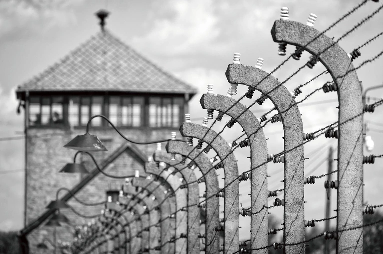 Świadkowie płonących pieców. Byli więźniowie Auschwitz z detalami zapamiętali piekło na ziemi, którego doświadczyli