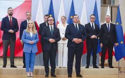 Rekonstrukcja rządu: premier idzie na wojnę totalną