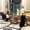 Bp Adam Wodarczyk udzielił uroczystego błogosławieństwa na znak włączenia do stanu wdów konsekrowanych. 
