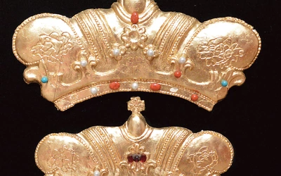 Replikę pierwszych koron piekarskich można z bliska oglądać w Muzeum Sanktuaryjnym w Piekarach Śląskich. 