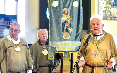 Prezes Józef Banaszuk przybliżył historię wspólnoty. Dziękował wszystkim, którzy angażują się w pracę na rzecz Camino Polaco.