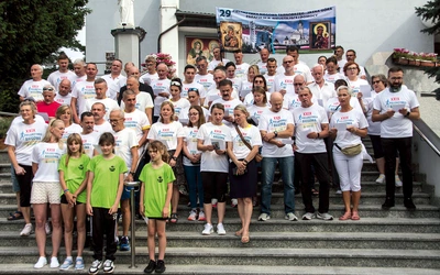 Moment odśpiewania hymnu.