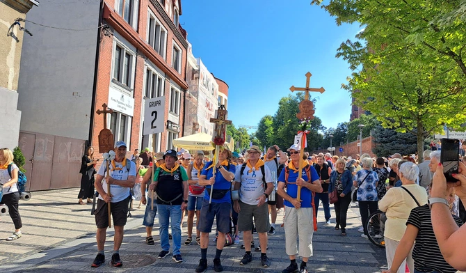 Rybnik. Po raz 80. wyruszyła Piesza Rybnicka Pielgrzymka na Jasną Górę [ZDJĘCIA]