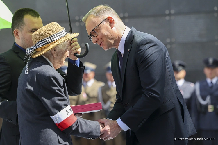 Spotkanie powstańców z prezydentem Polski i Warszawy