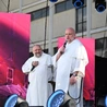 „Poproś Jezusa, by wszedł do Twego grobu” – ojcowie Szustak i Nowak w Casa Polonia