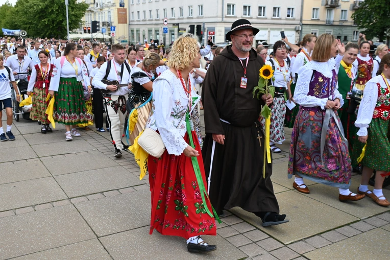 Ponad 7 dni wędrowali do Matki 