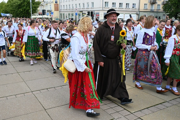 Ponad 7 dni wędrowali do Matki 