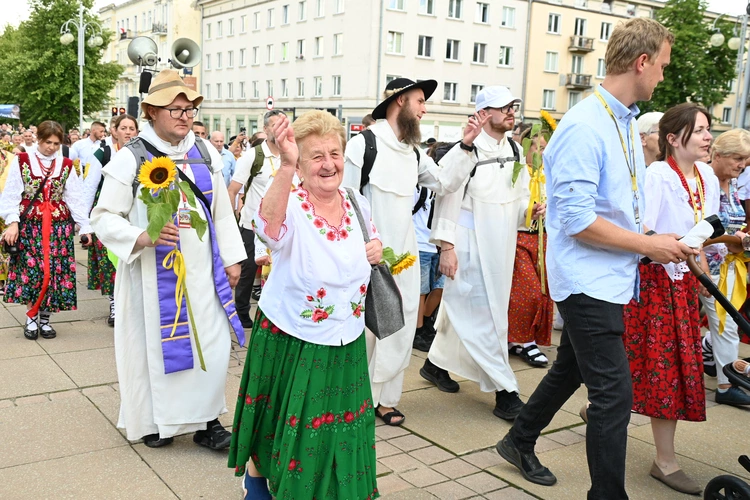 Ponad 7 dni wędrowali do Matki 