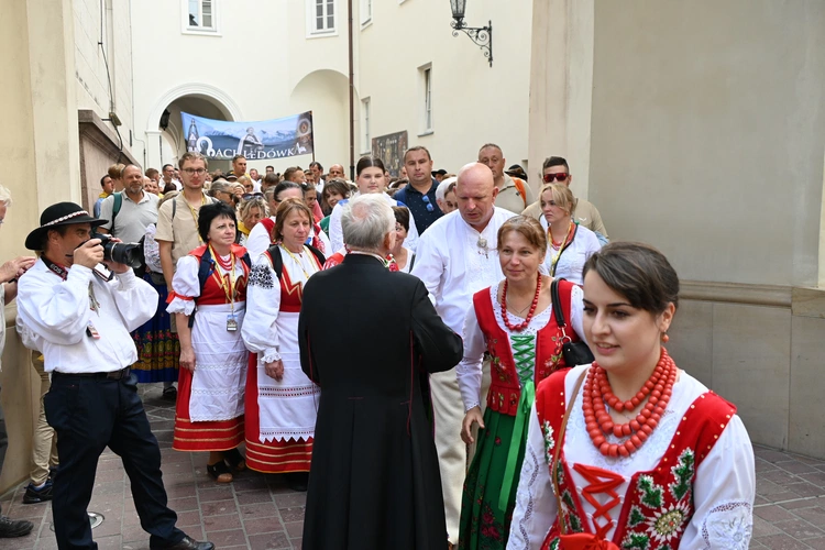 Ponad 7 dni wędrowali do Matki 