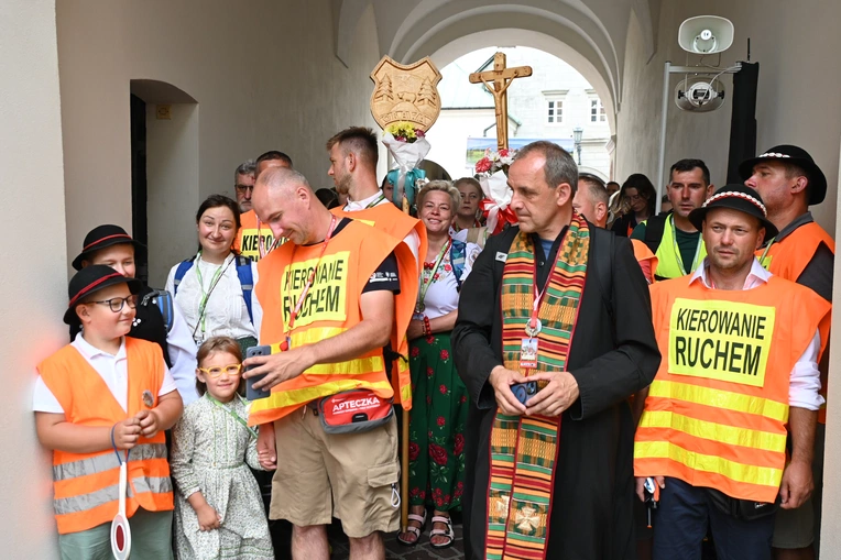 Ponad 7 dni wędrowali do Matki 