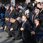 Msza św. i apel poległych na pl. Krasińskich