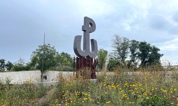 Pomnik zrujnowanego miasta – Kopiec Powstania Warszawskiego po 81 latach