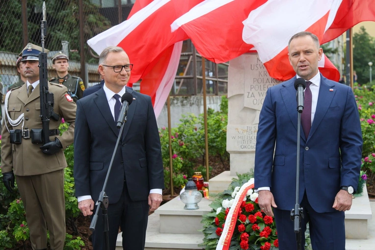 Ustępujący i nowy prezdent RP podczas uroczystości upamiętniającej ofiary Rzezi Woli