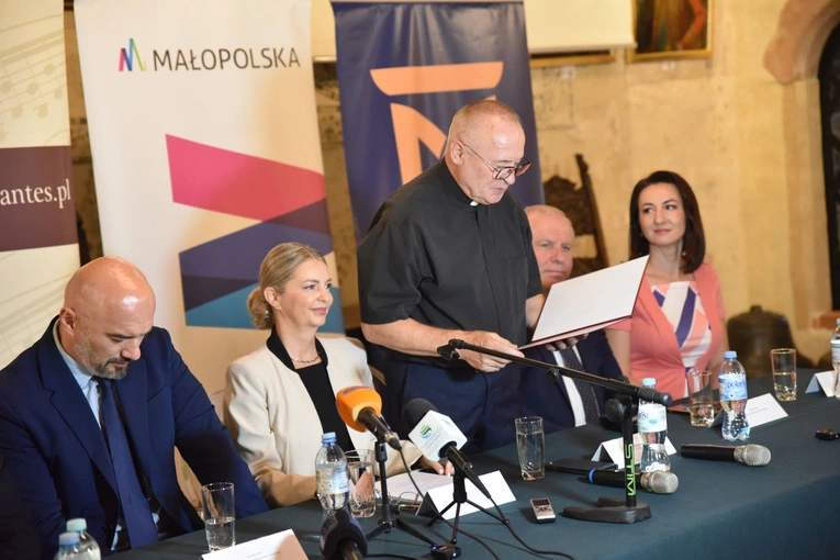 Puellae Orantes po powrocie z Singapuru