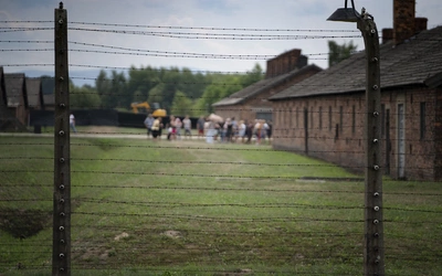 Całymi rodzinami poszli na śmierć. 81 lat temu Niemcy zlikwidowali obóz cygański w Auschwitz