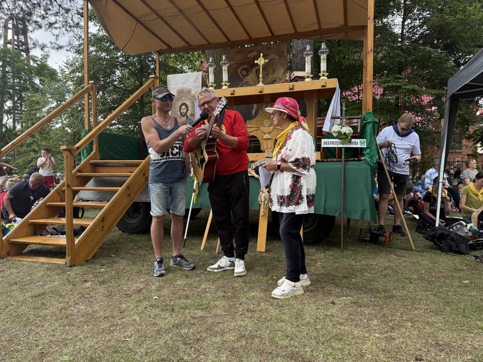 80. Pielgrzymka Rybnicka - postój w Miotku