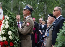 Przed pomnikiem Gloria Victis w godzinę "W" oddano hołd powstańcom