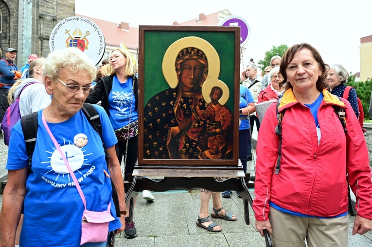 Pielgrzymi wyruszyli
