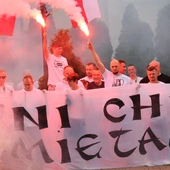 Hołd oddany powstańcom warszawskim