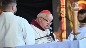 Kard. Dziwisz do młodych w Rzymie: nie lękajcie się zawierzyć Chrystusowi