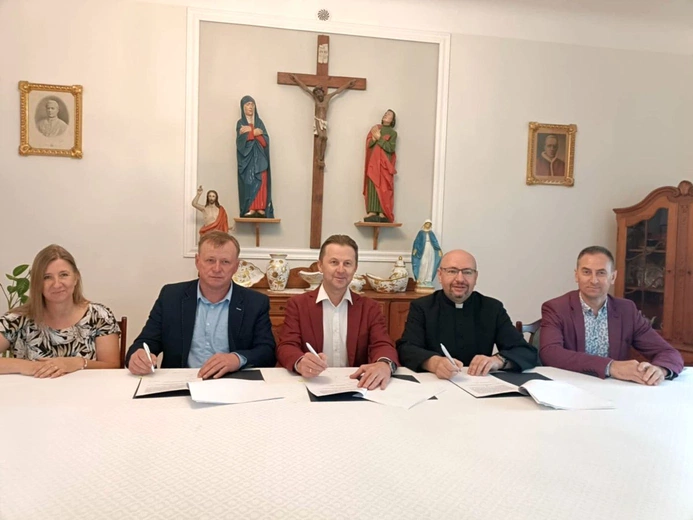 Prace konserwatorskie w kościele w Kraśnicy