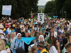 41 tys. kroków dziennie na Jasną Górę. W Polsce trwa szczyt sezonu pielgrzymkowego