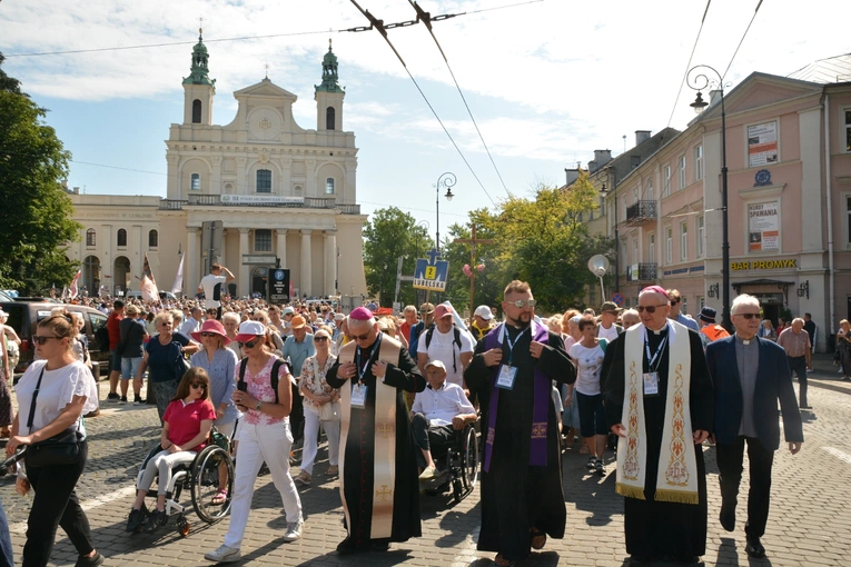 Pielgrzymi już w drodze