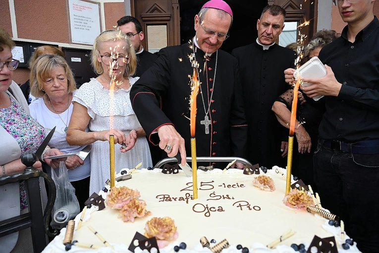 Ludzie, pamięć, wiara - 25 lat parafii św. Ojca Pio na gdańskim Ujeścisku