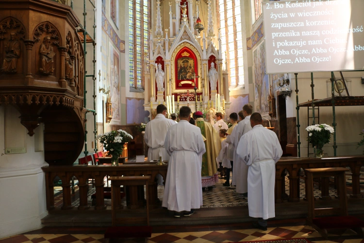 Popowo Kościelne. Poświęcenie cegły z Dzrwi Świętych bazyliki św. Piotra w Watykanie
